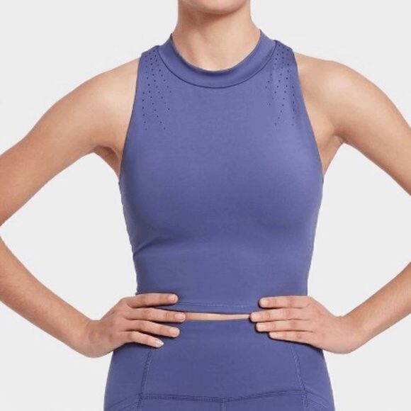 ALL IN MOTION Crop Top / Sports Bra Size Medium - Picture 1 of 7